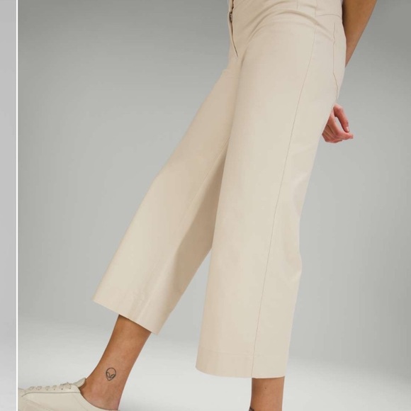 Lululemon City Sleek Wide-Leg High Rise 7/8 Length Pant in White Opal
Size 29 - Picture 5 of 10